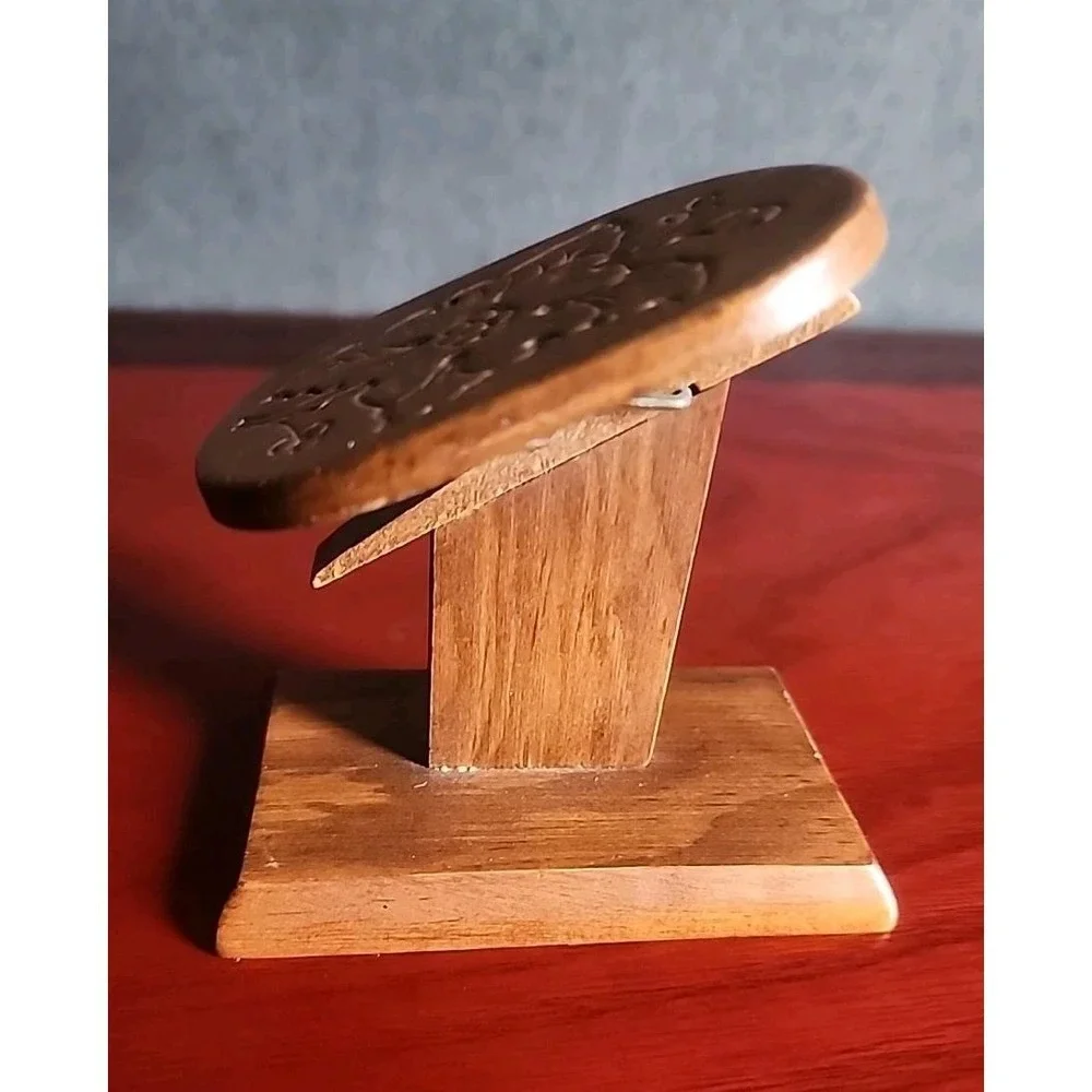 Vintage Carved Wood Flower Clothespin Recipe Note Card Photo Holder Floral